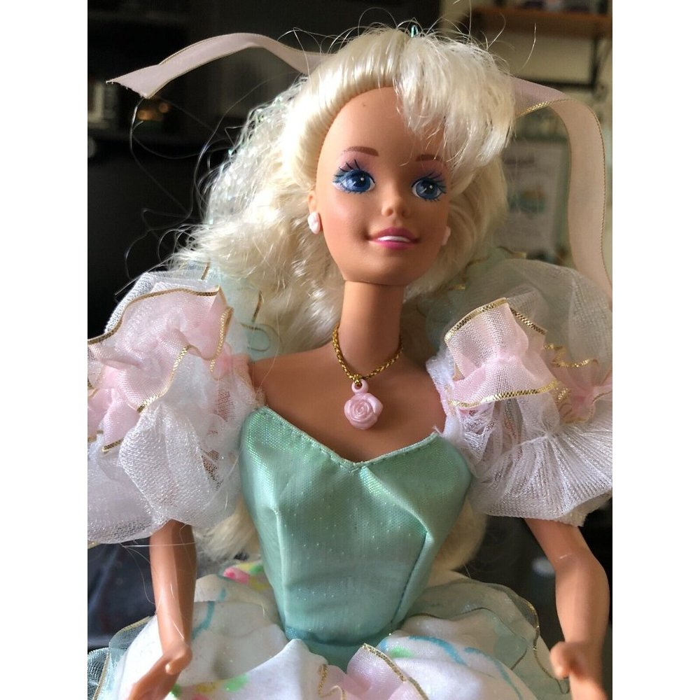 Birthday Party Barbie Doll NRFB Vintage 1992 - Picture 2 of 6